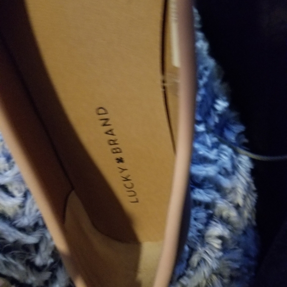 Shoes - Picture 5 of 6